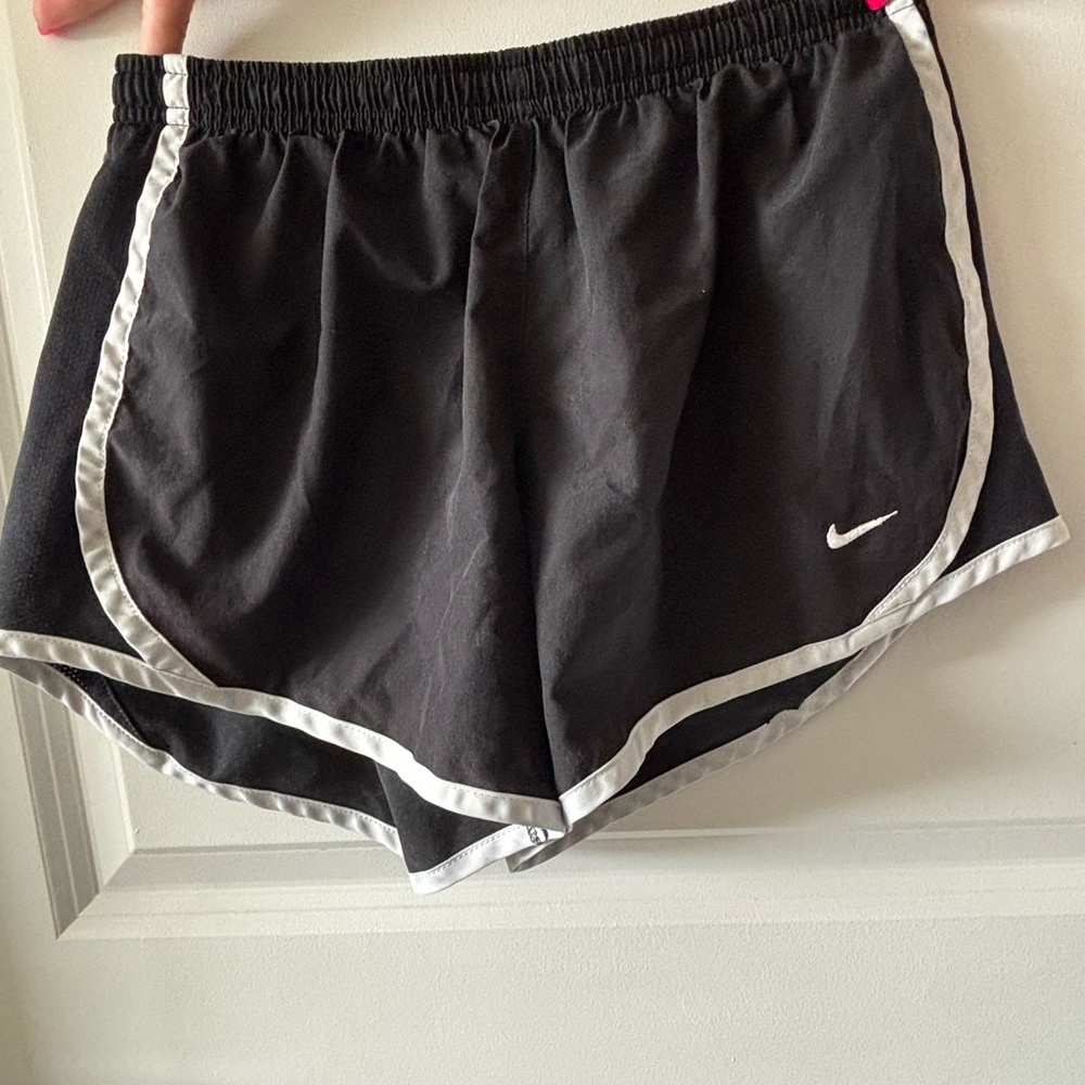 Nike Black and White Athletic Shorts Lightweight Elastic Waistband